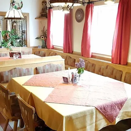 Hotel Roseggerhaus, Pretul 1588m